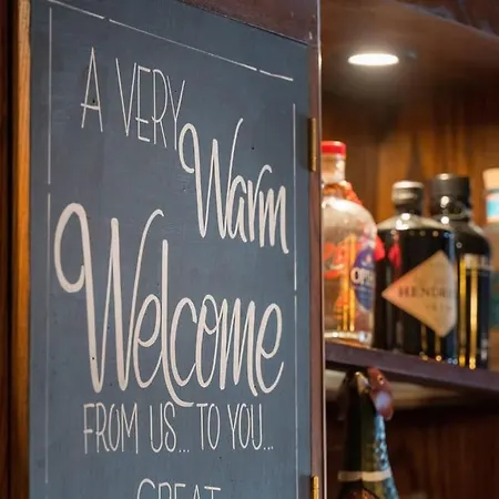 度假居 The Lettered Board *